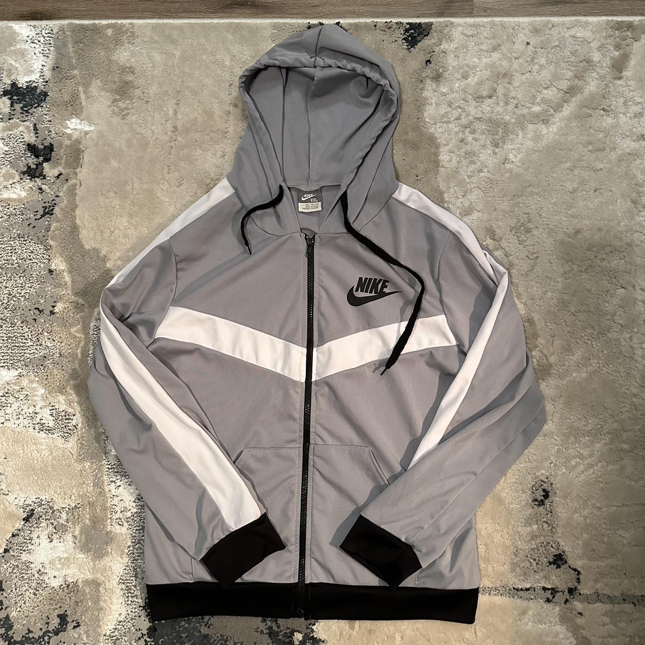 Nike Women’s Grey ZipUp Jacket No flaws ; Tagged... Depop