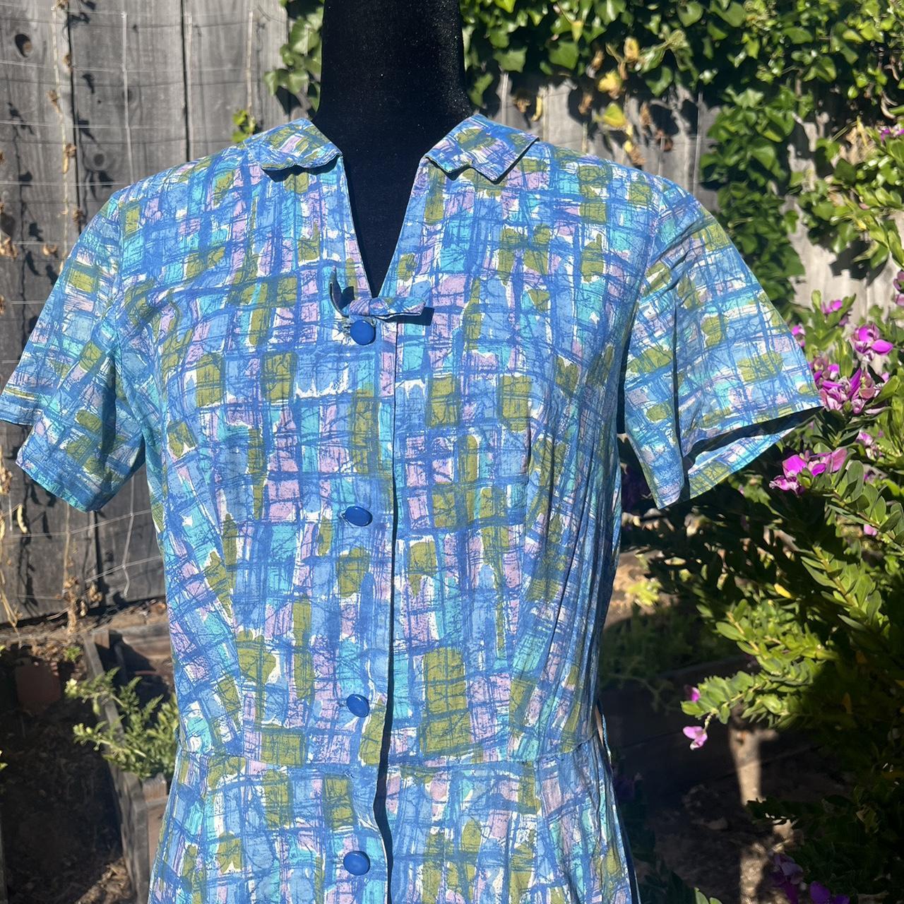 Such a fun 1960's housedress. Has had some love and | Depop