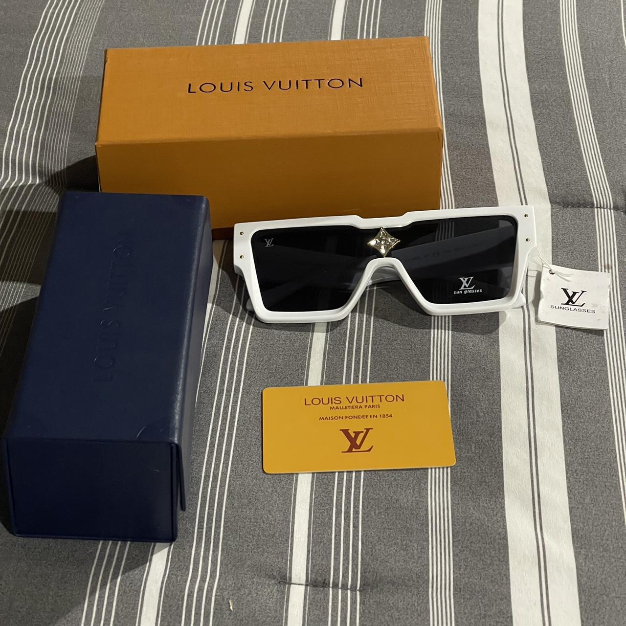 Louis Vuitton gold party glasses! They are amazing - Depop