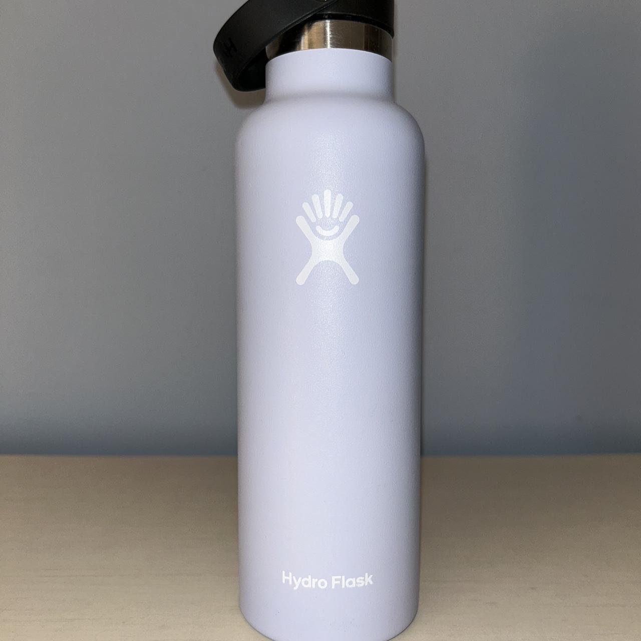 Silver 24 oz hydroflask with blue bottom - Depop