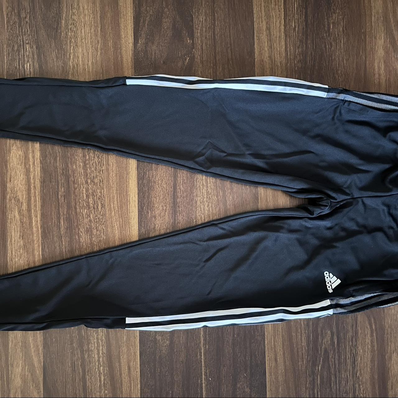 Mint hot sale adidas joggers