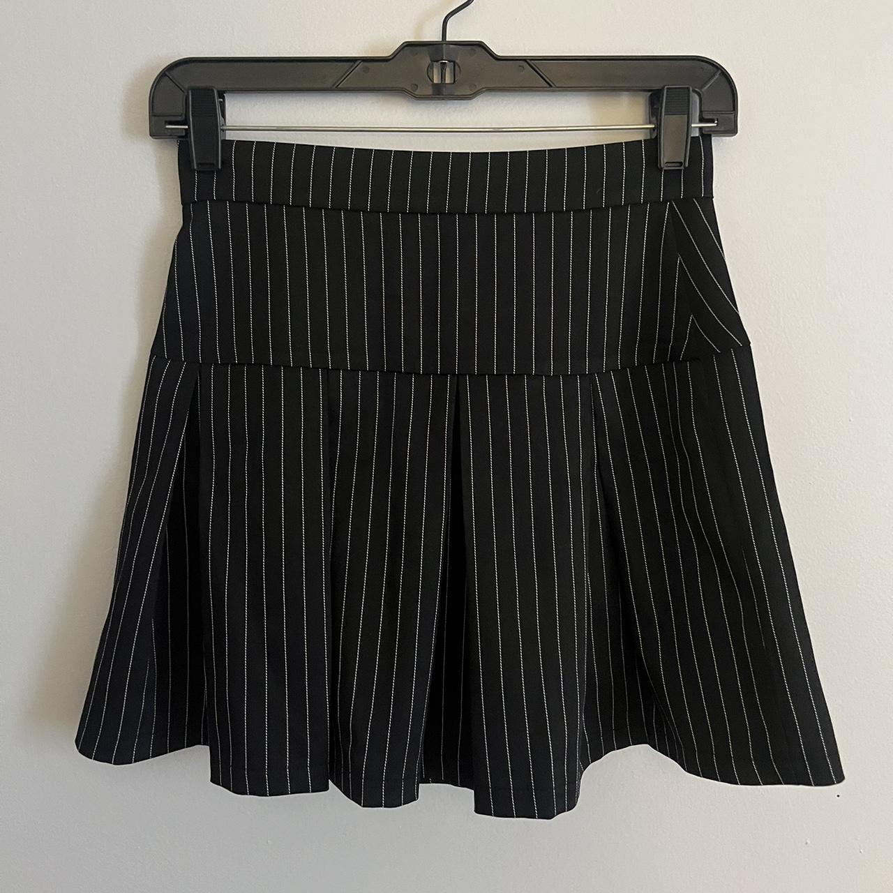 pin stripped pleated skirt! - Depop