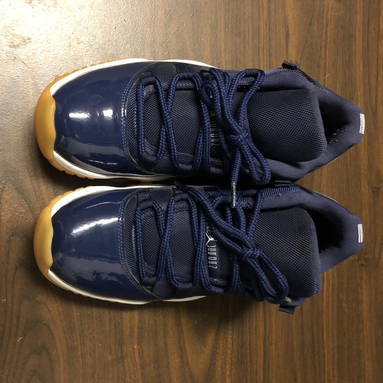 Navy blue gum bottom on sale 11s