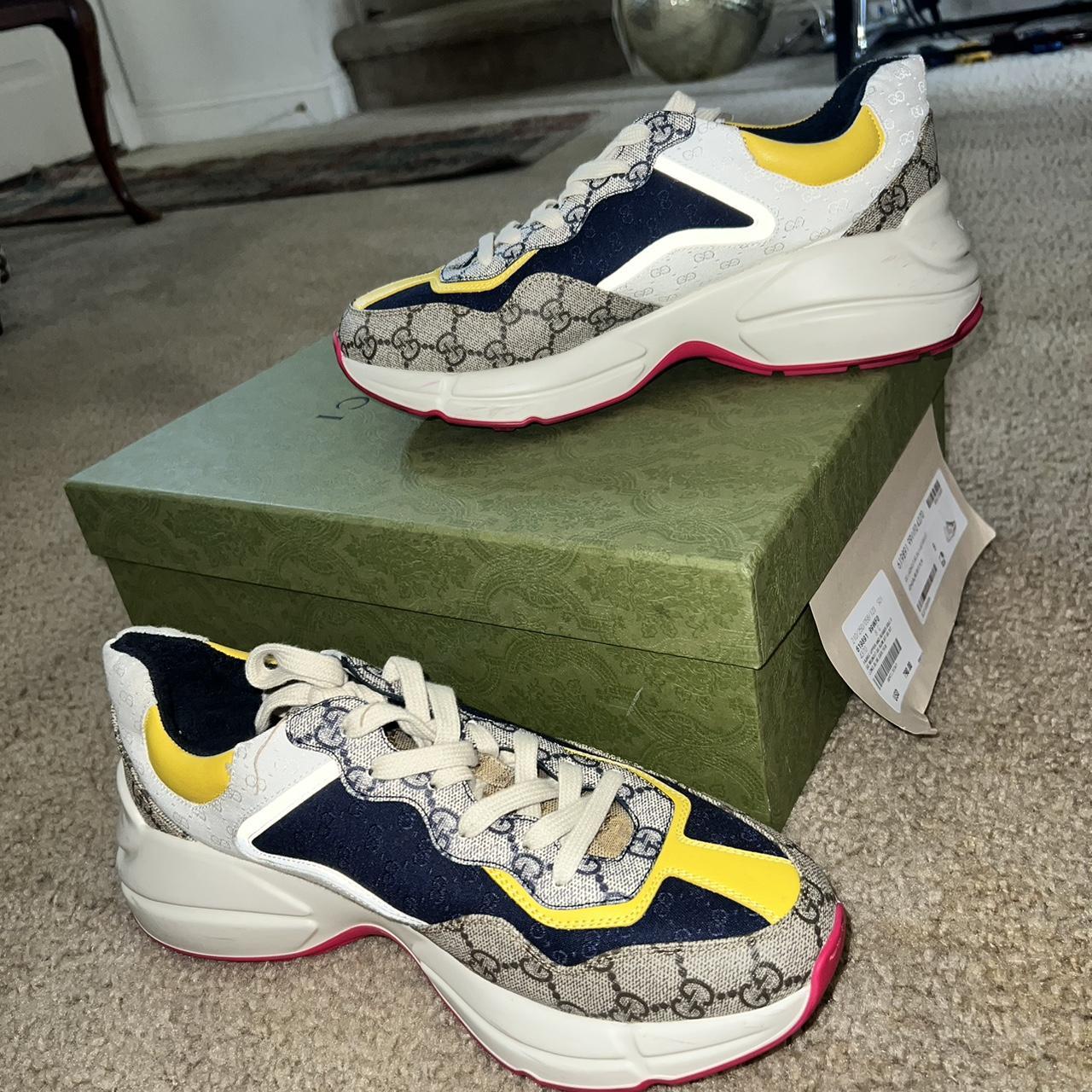 Size men’s Gucci sneakers in good