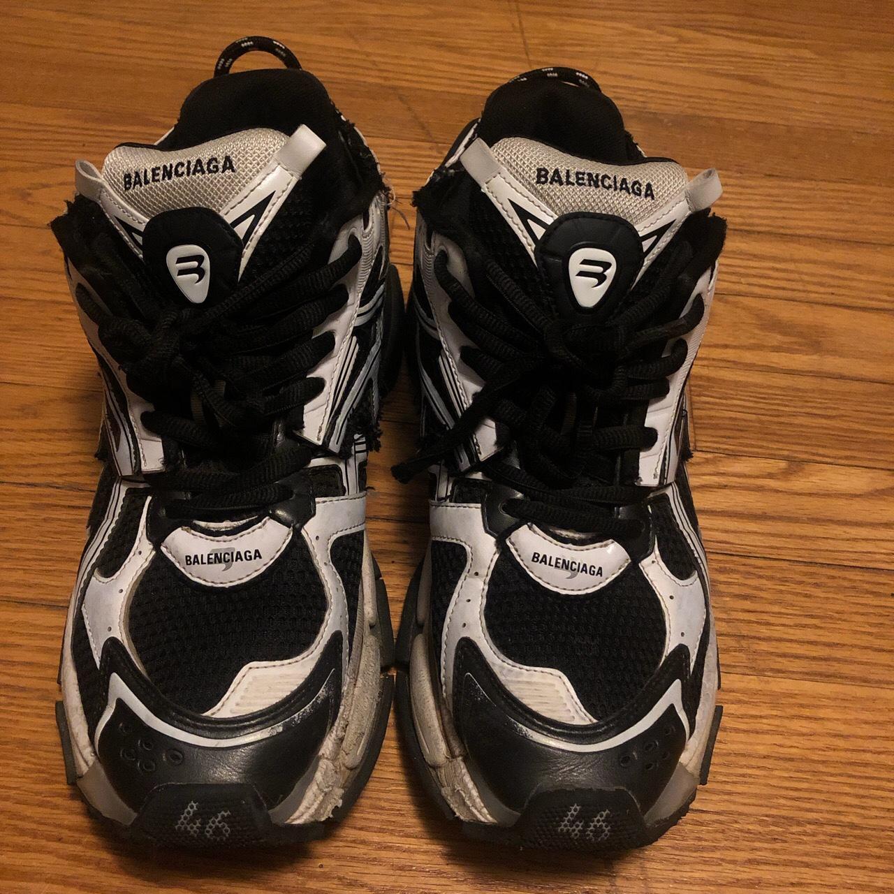 balenciaga runners sizing