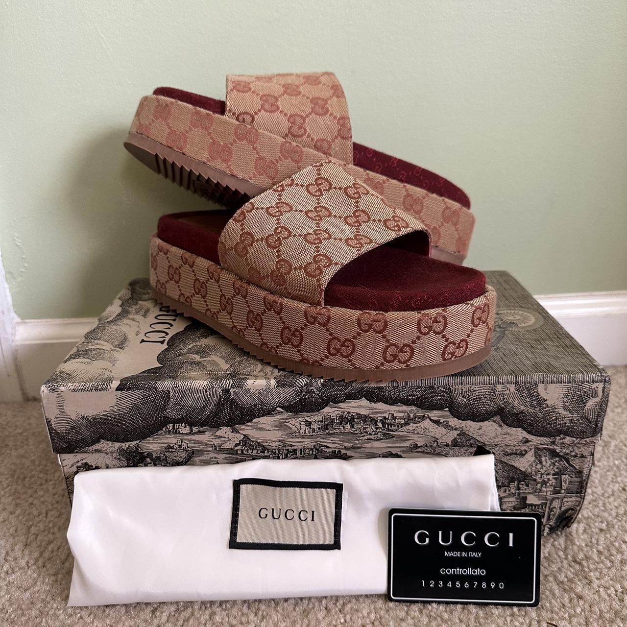 Gucci Women's Tan and Burgundy Slides Depop
