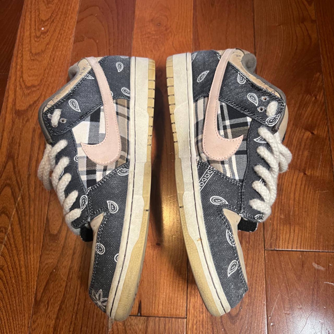 travis nike dunks