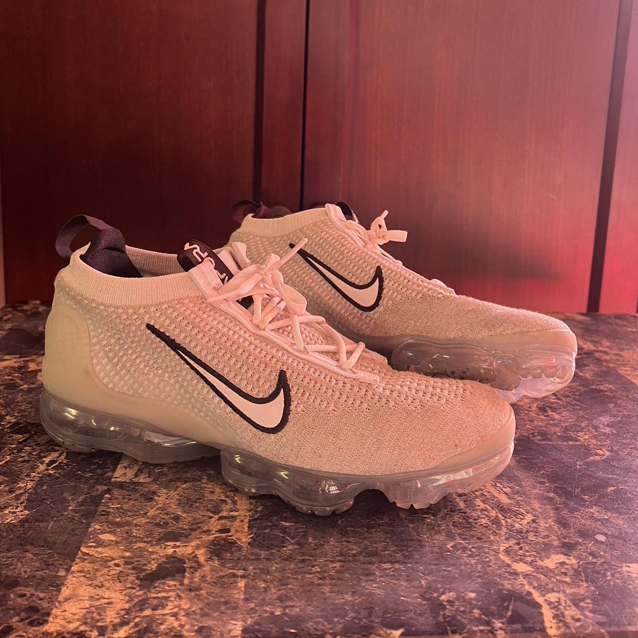 vapor max women size 9