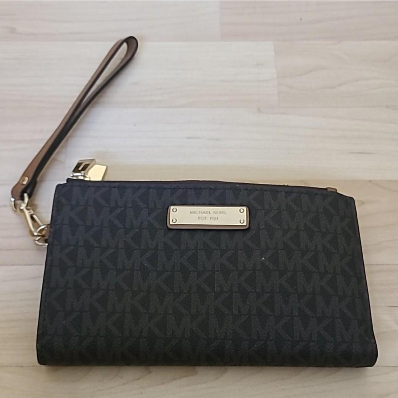 NWOT sale Michael Kors wristlet/clutch