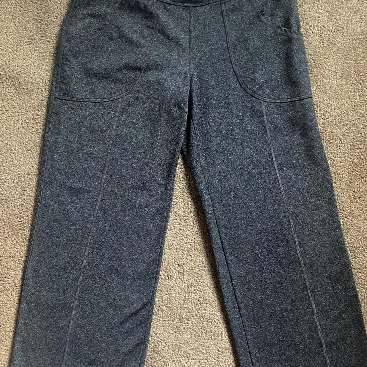 Lucy active wear yoga pant size small crop -Missing - Depop