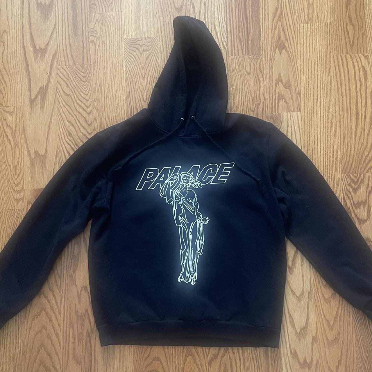 Palace 2025 statue hoodie