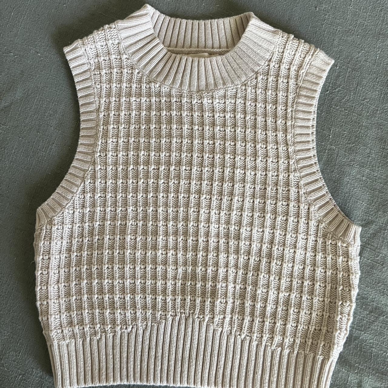 Pacsun sweater vest never worn size L #sweater #pacsun - Depop