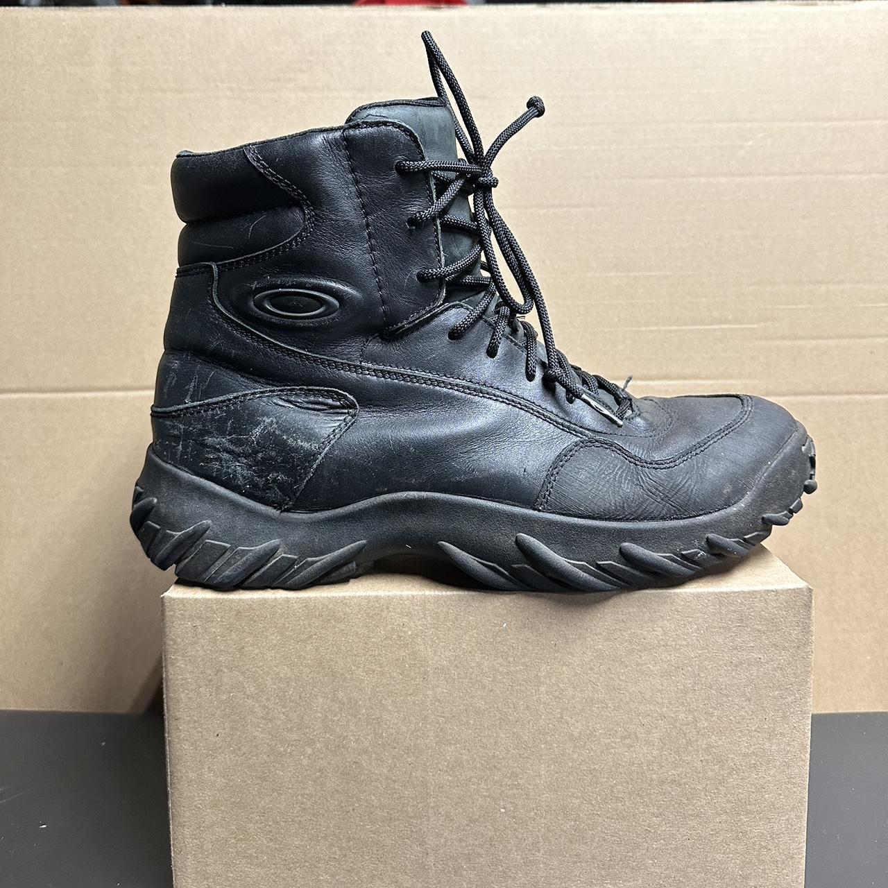 oakley vs nike boots