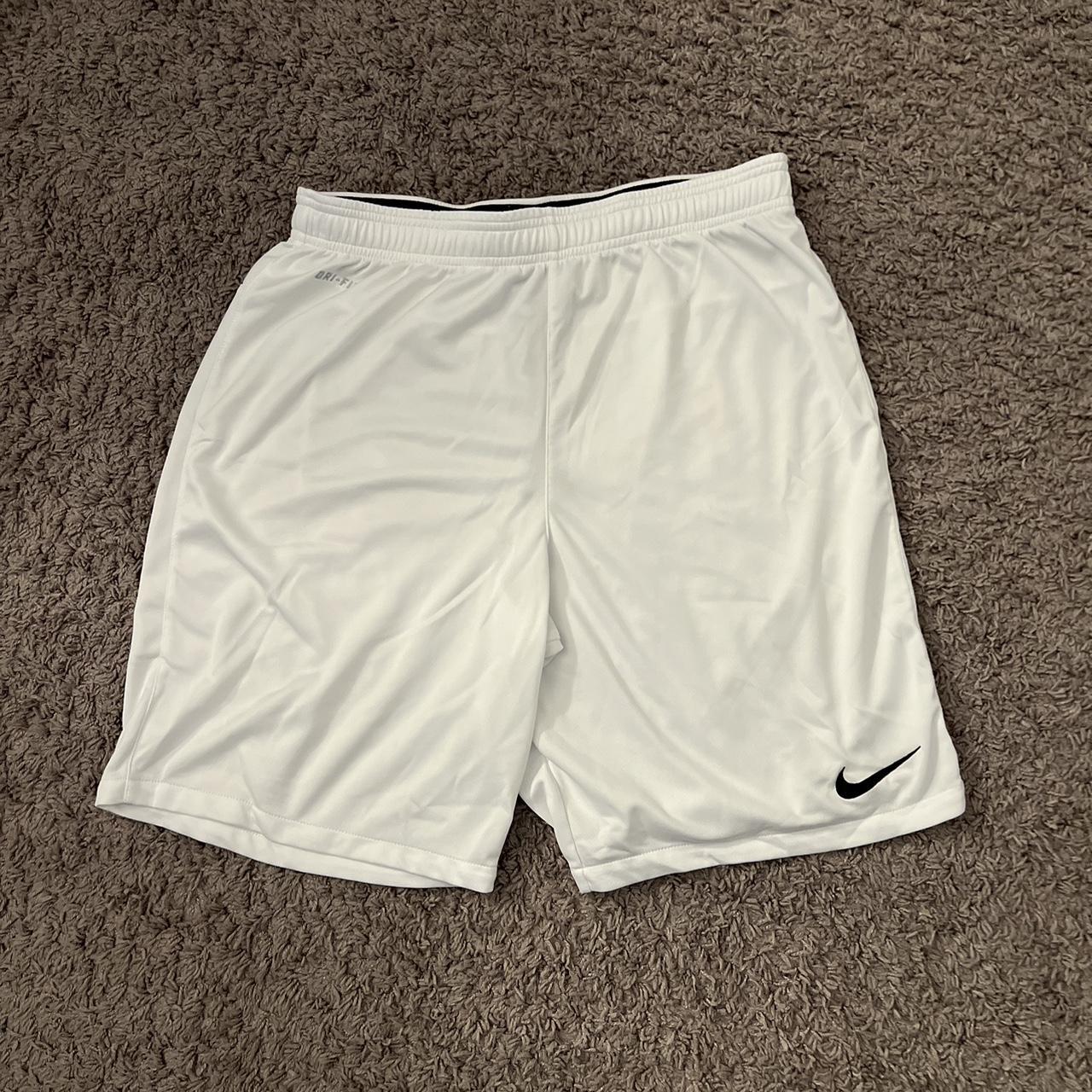 White nike basketball shorts XL - Depop