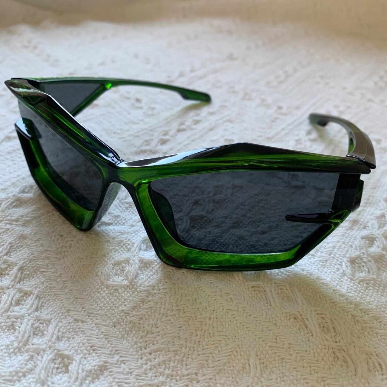 Rheos Coopers Floating Polarized Sunglasses - Depop