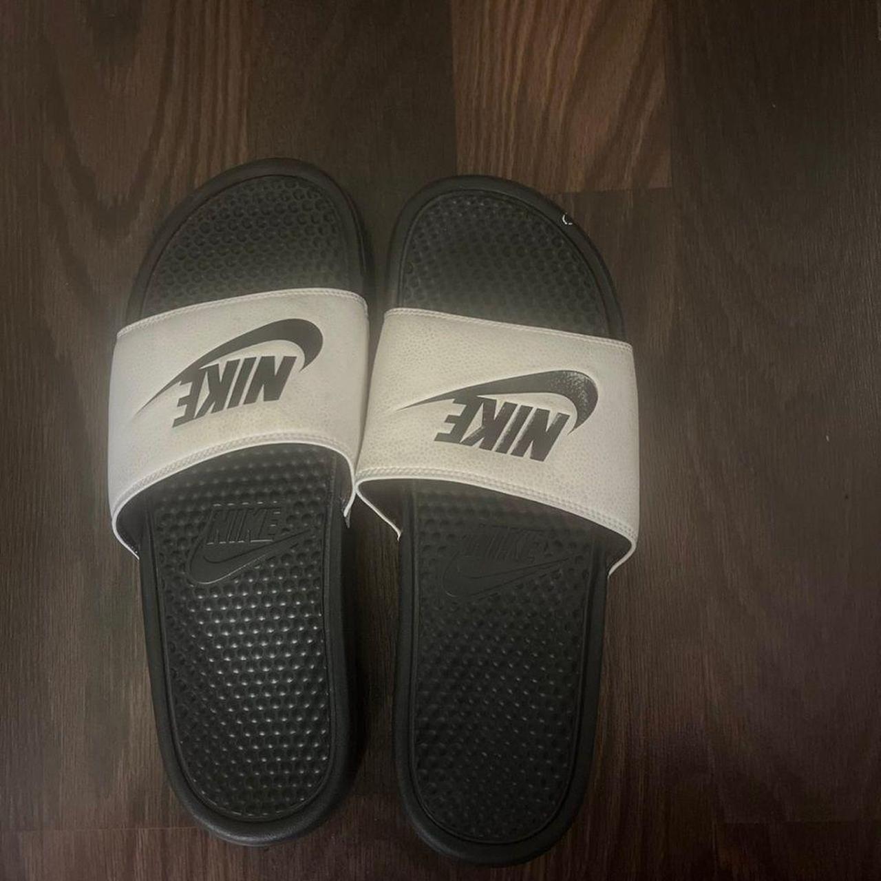 nike slides size 10.5