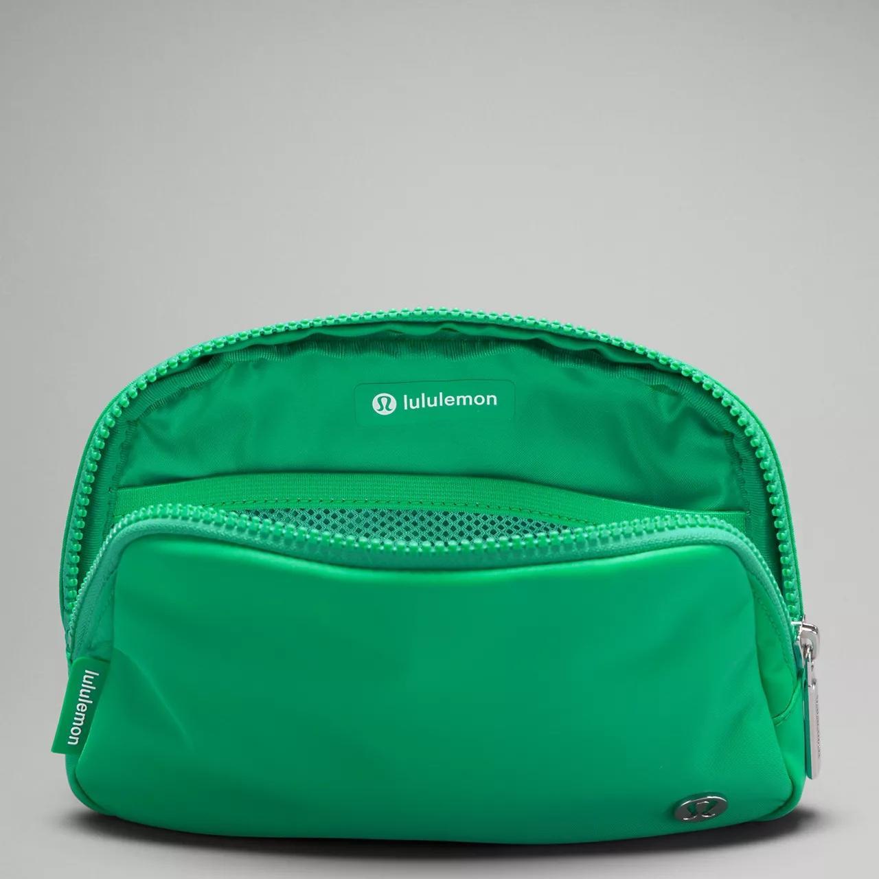 Lululemon Everywhere hot belt bag green