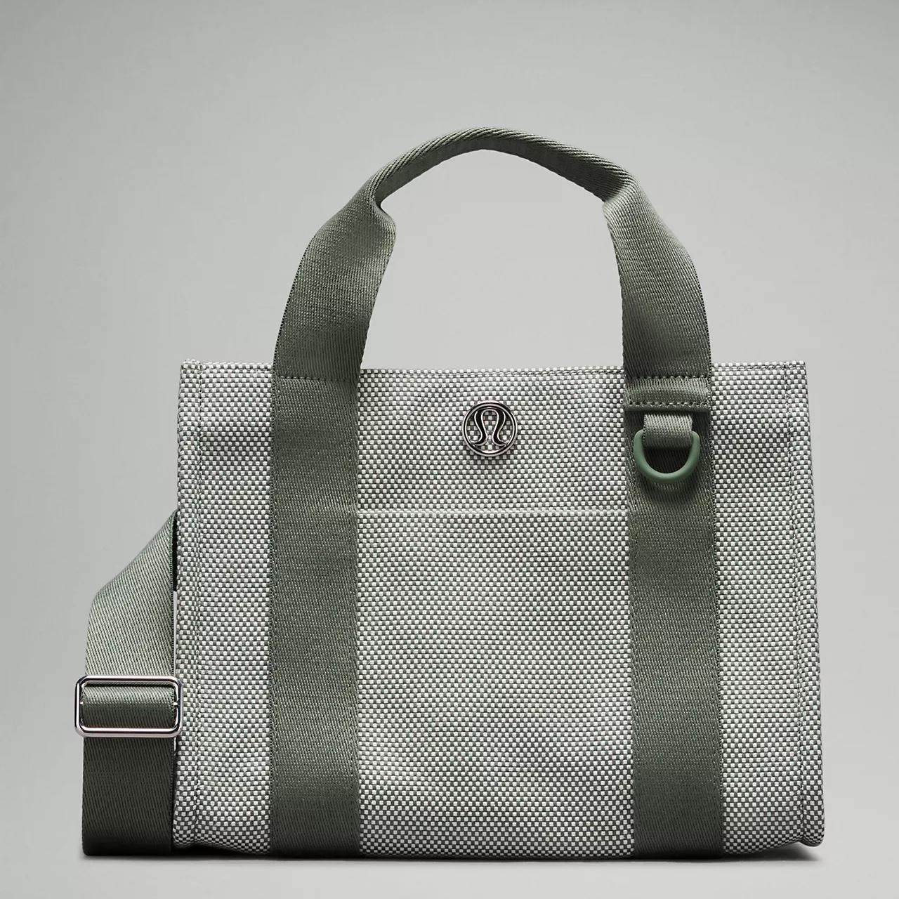 Lululemon Everywhere Crossbody Bag 2L Metal | Depop