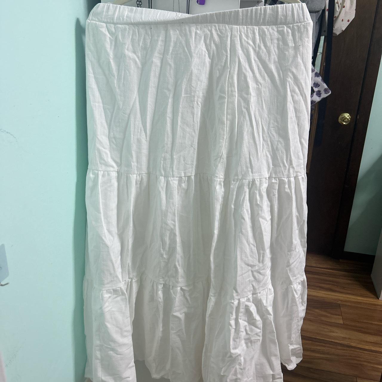 Long white skirt flowly baggy - Depop