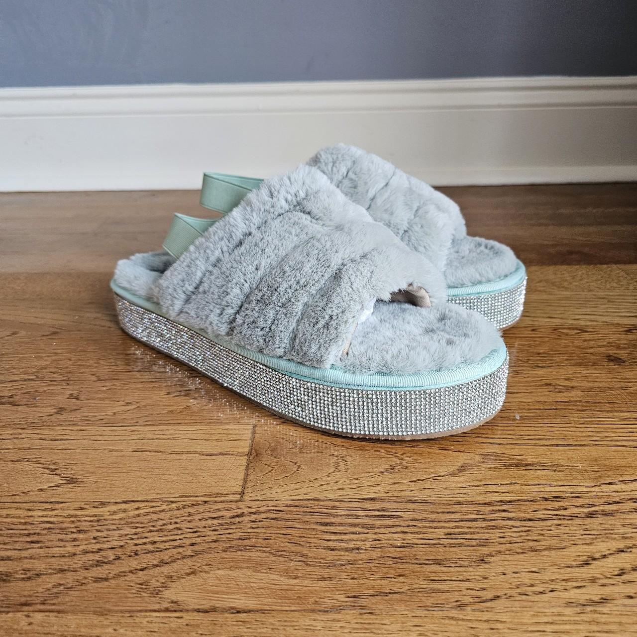 item listed by shopquimonefashion