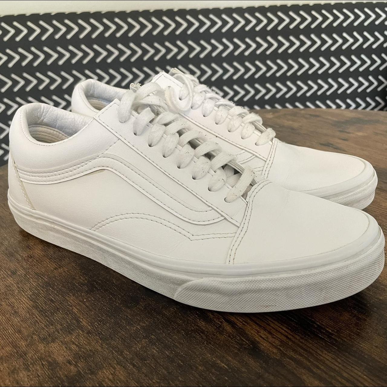 Vans old skool hot sale triple white leather