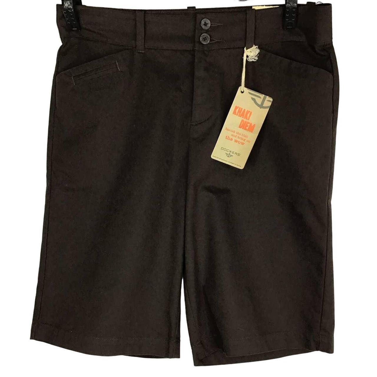 Docker store khaki shorts