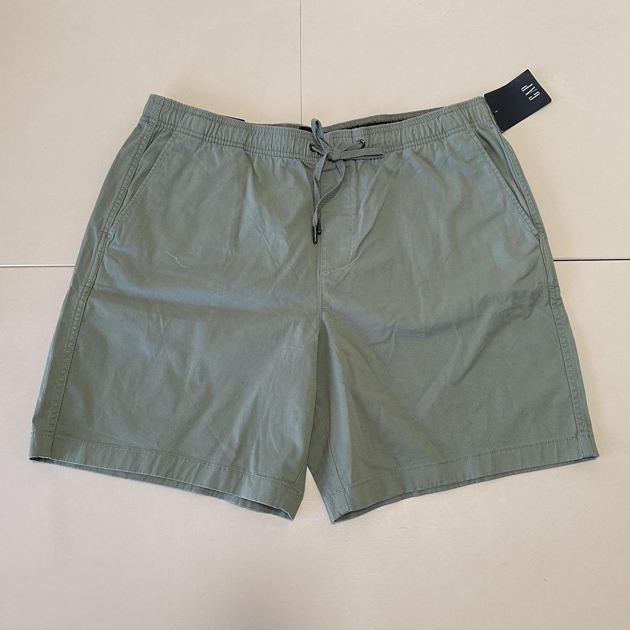 Really nice Gap shorts, brand new with tags Size XL - Depop