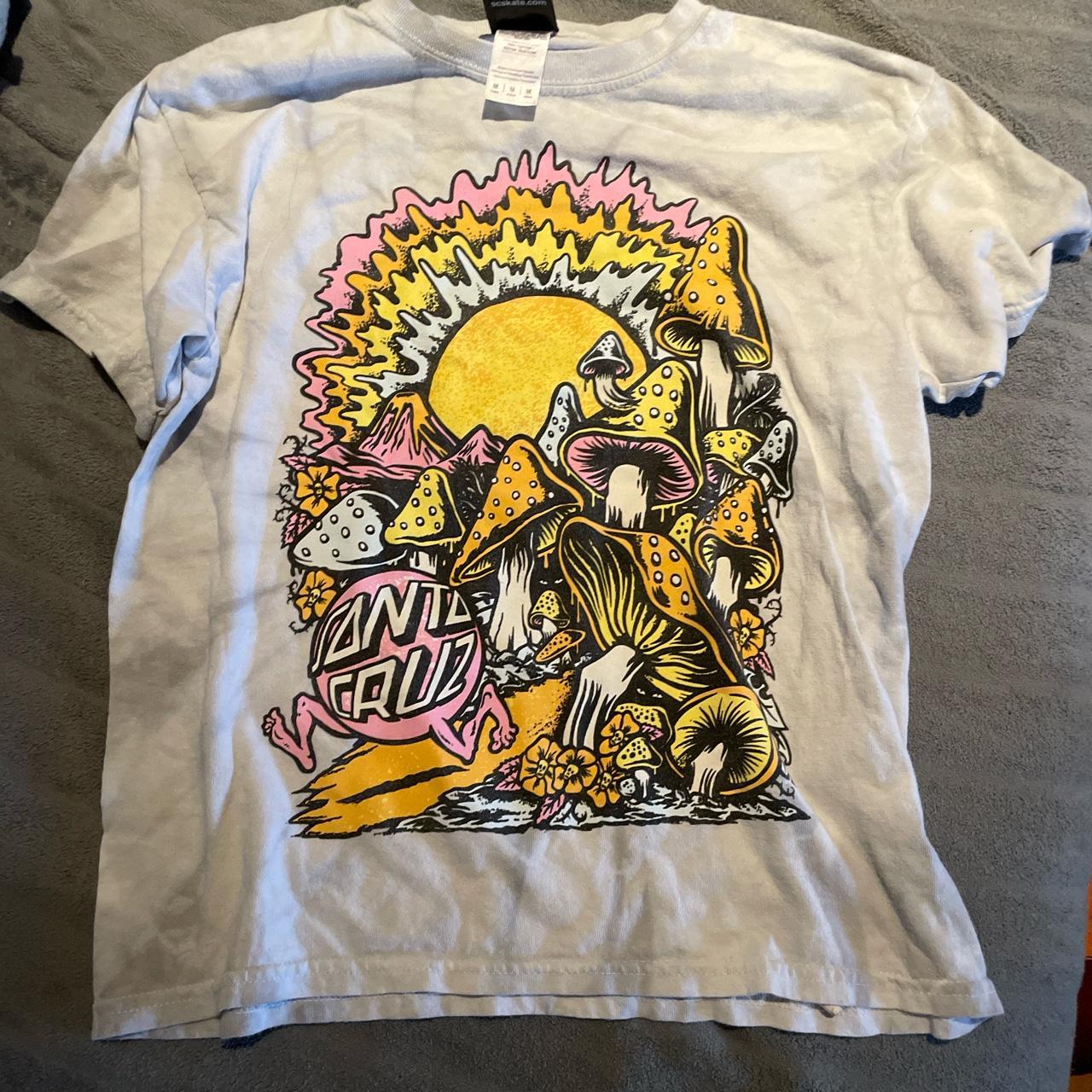 super cute santa cruz tshirt/ size medium/ worn... - Depop