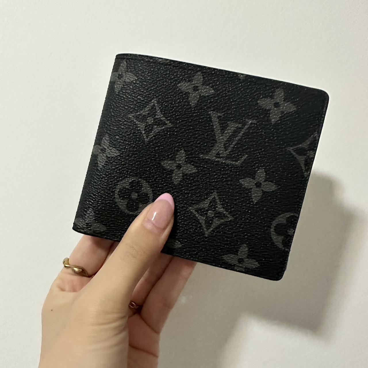 Black Louis Vuitton men's wallet bi fold - Depop