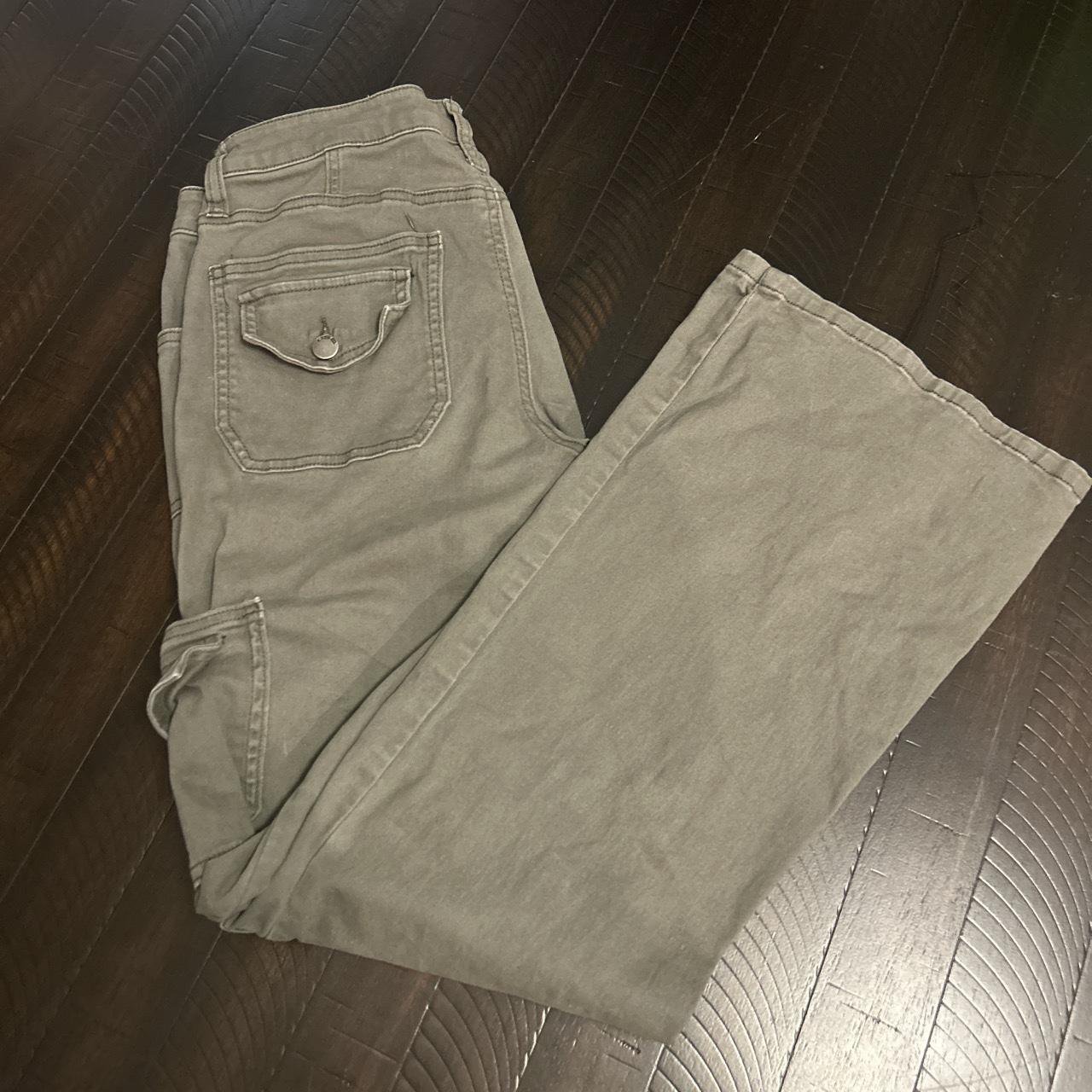 Rsq green cargo pants from tillys I just don't wear - Depop