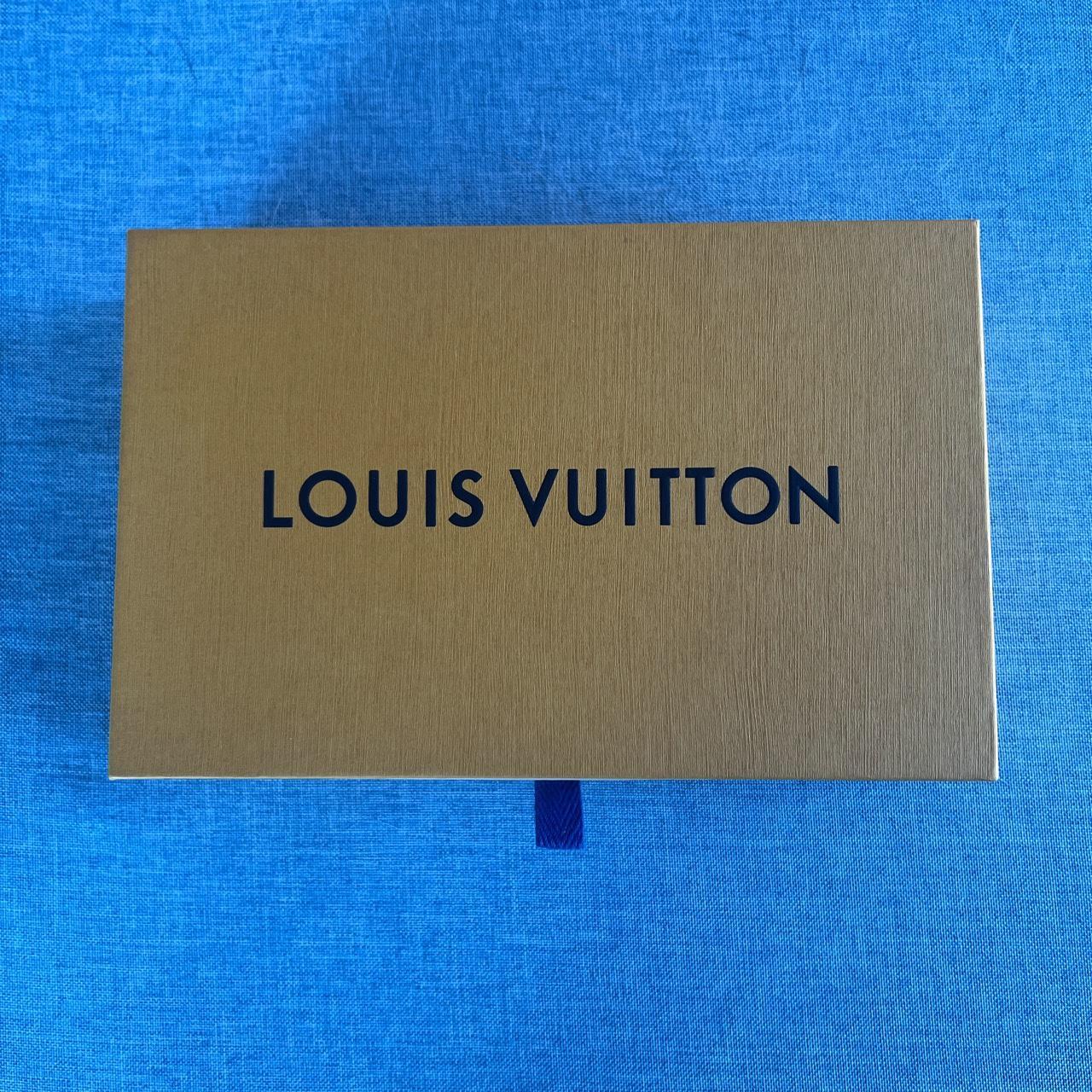 louis vuitton slippers size 5.5 fits 5.5 to 6 - Depop