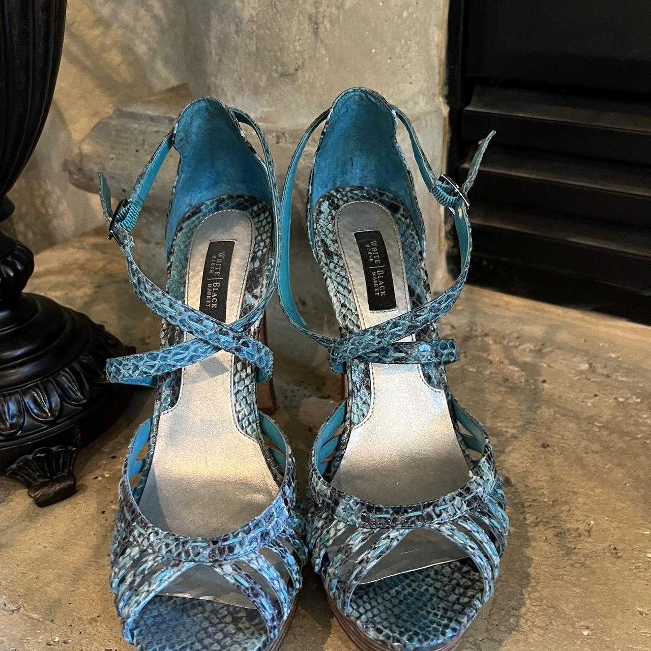 Blue snakeskin heels fashion