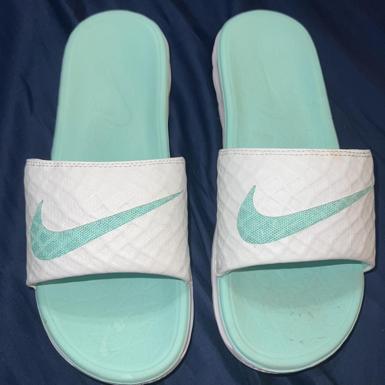 Size 8 nike slides hotsell