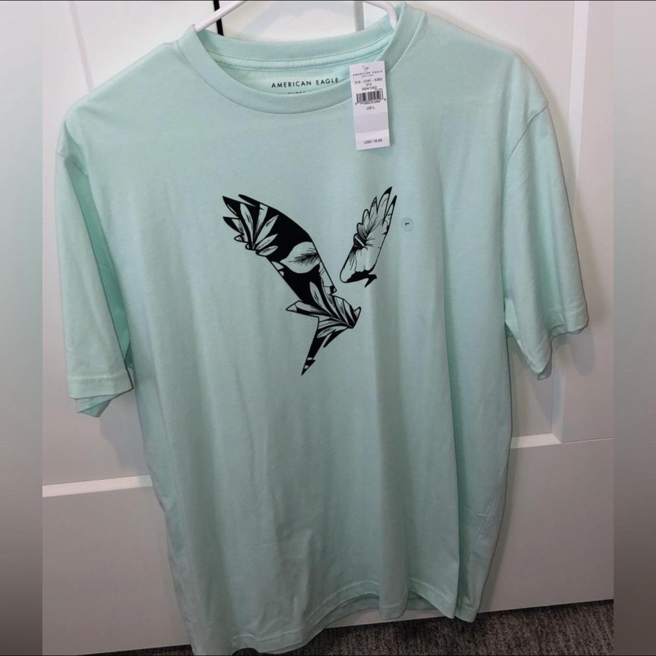 American Eagle Graphic T-shirt Size Large Never worn - Depop