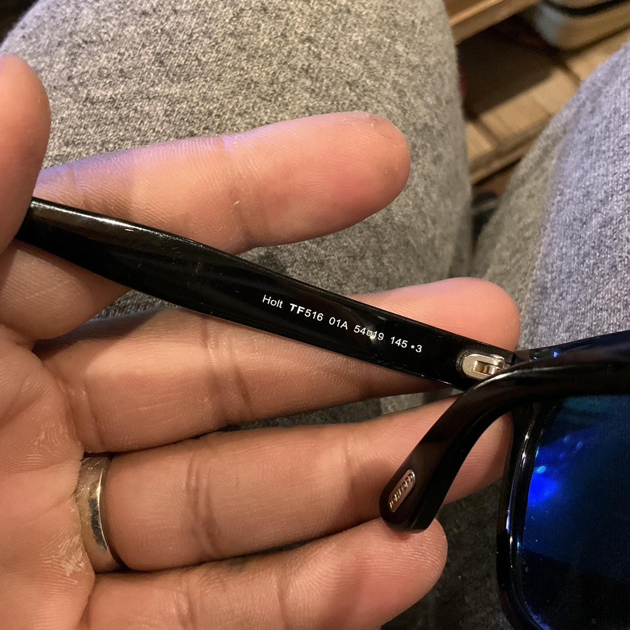 Tom Ford TF516 Sunglasses in good condition. 8.8