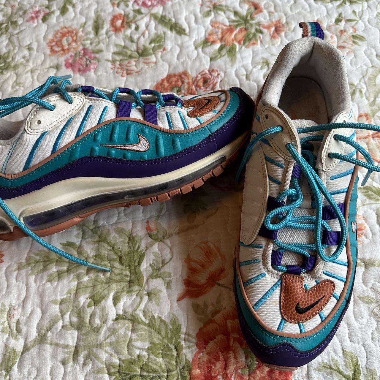 air max 98 hornets on feet