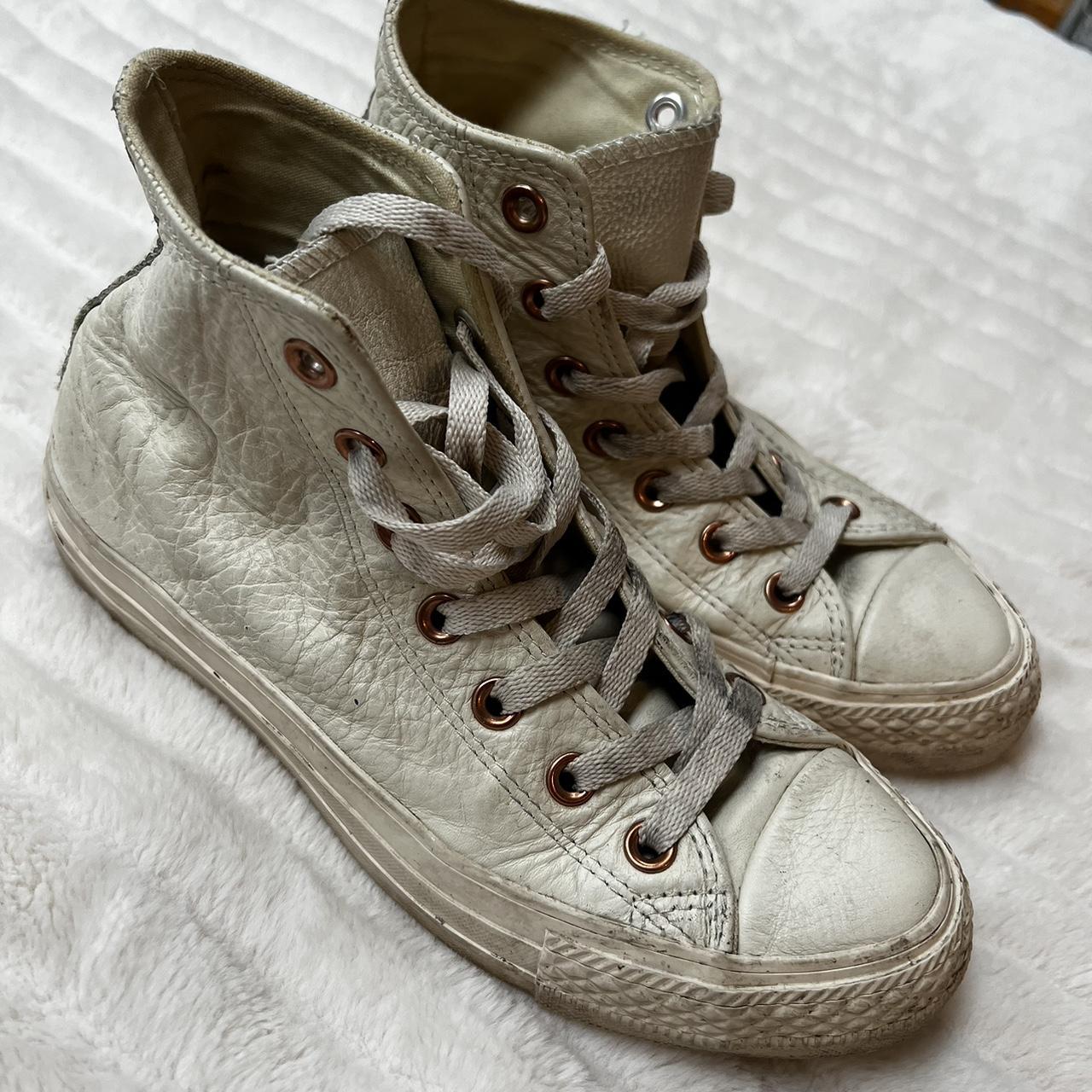 Cream converse deals high tops