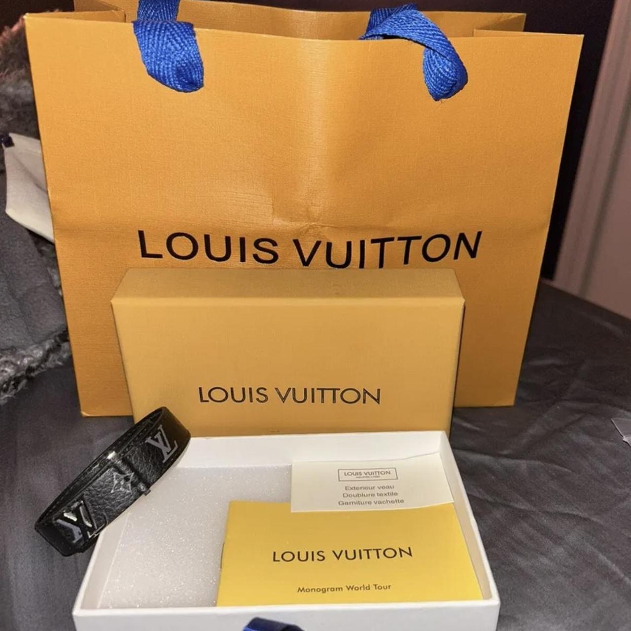 Unisex Louis Vuitton Slim Bracelet. Can go a little
