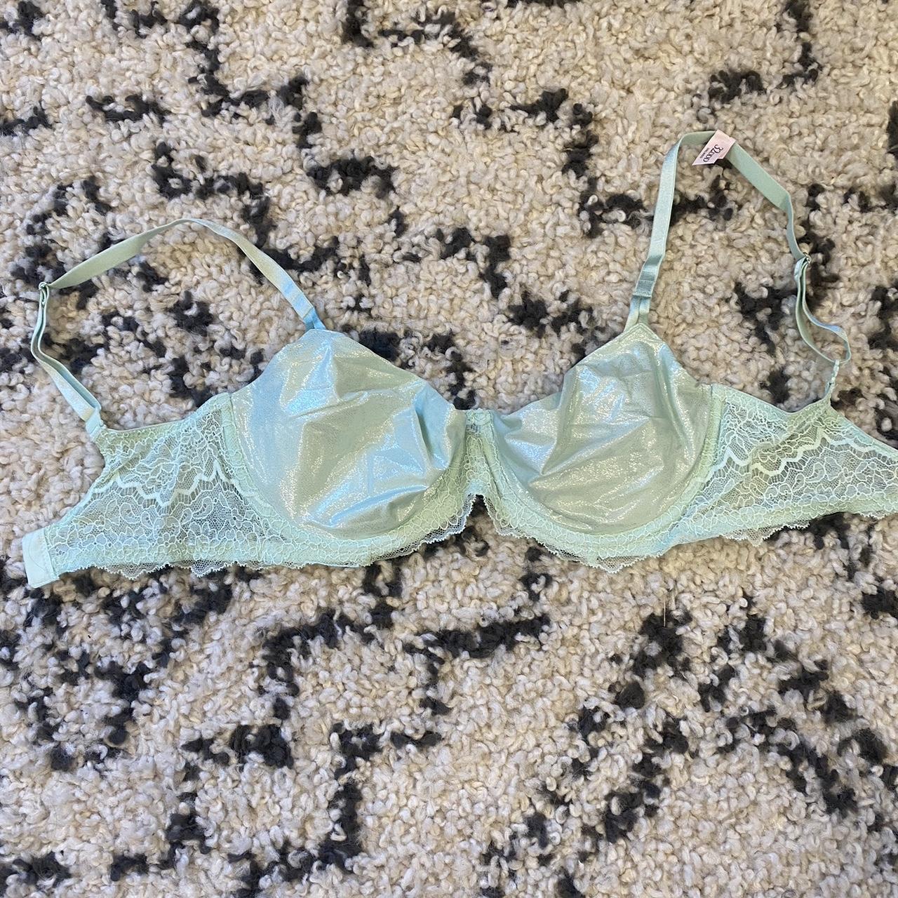 M&S Youthful Lift Non-Padded Full Cup Bra Size 32 DD - Depop