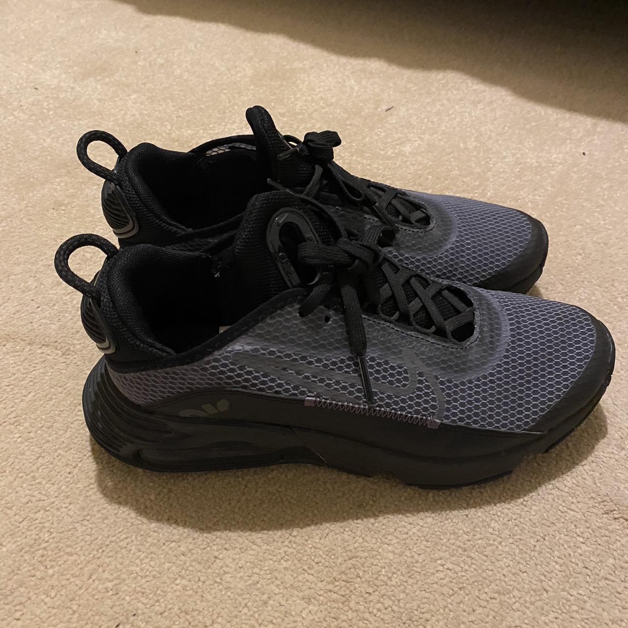 womans nike 2090