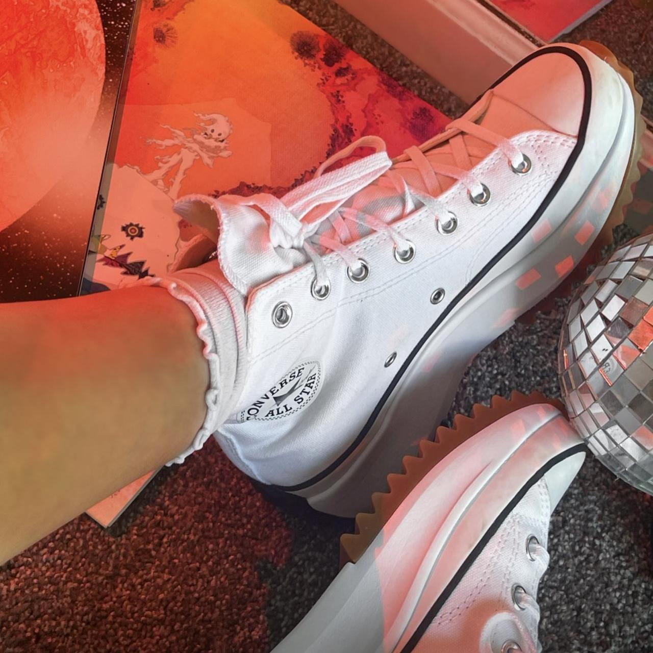 Platform converses Depop