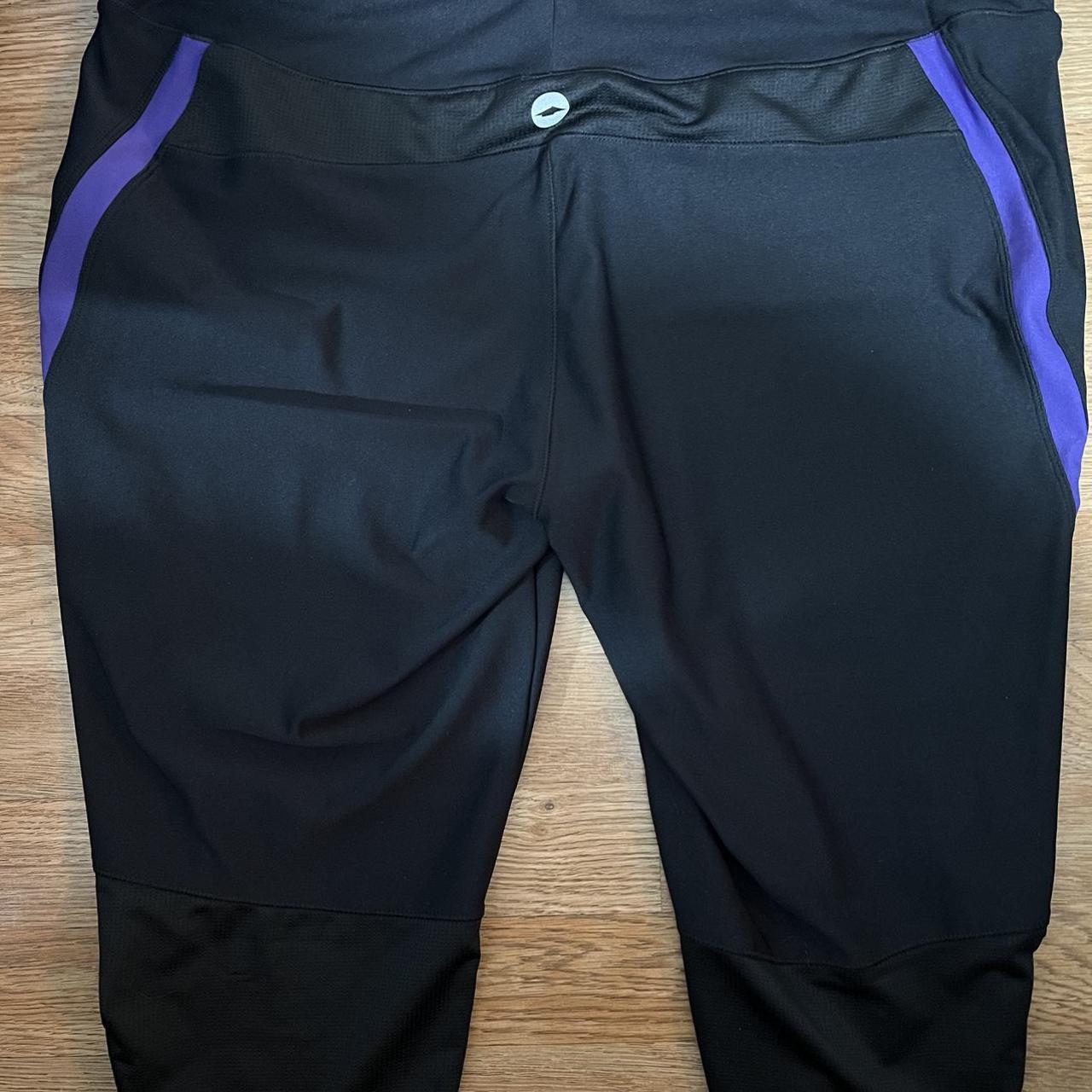 AVIA Women's Athletic Capri Pants Size XL Black - Depop