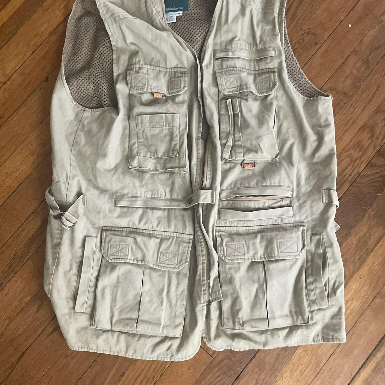 Fishing vest sz L - Depop