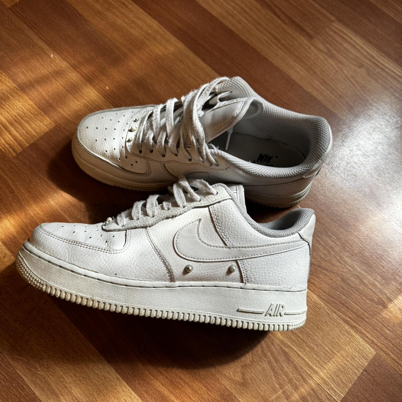 Nike Air Force 1 '07 popular SE Pearl White Size 8