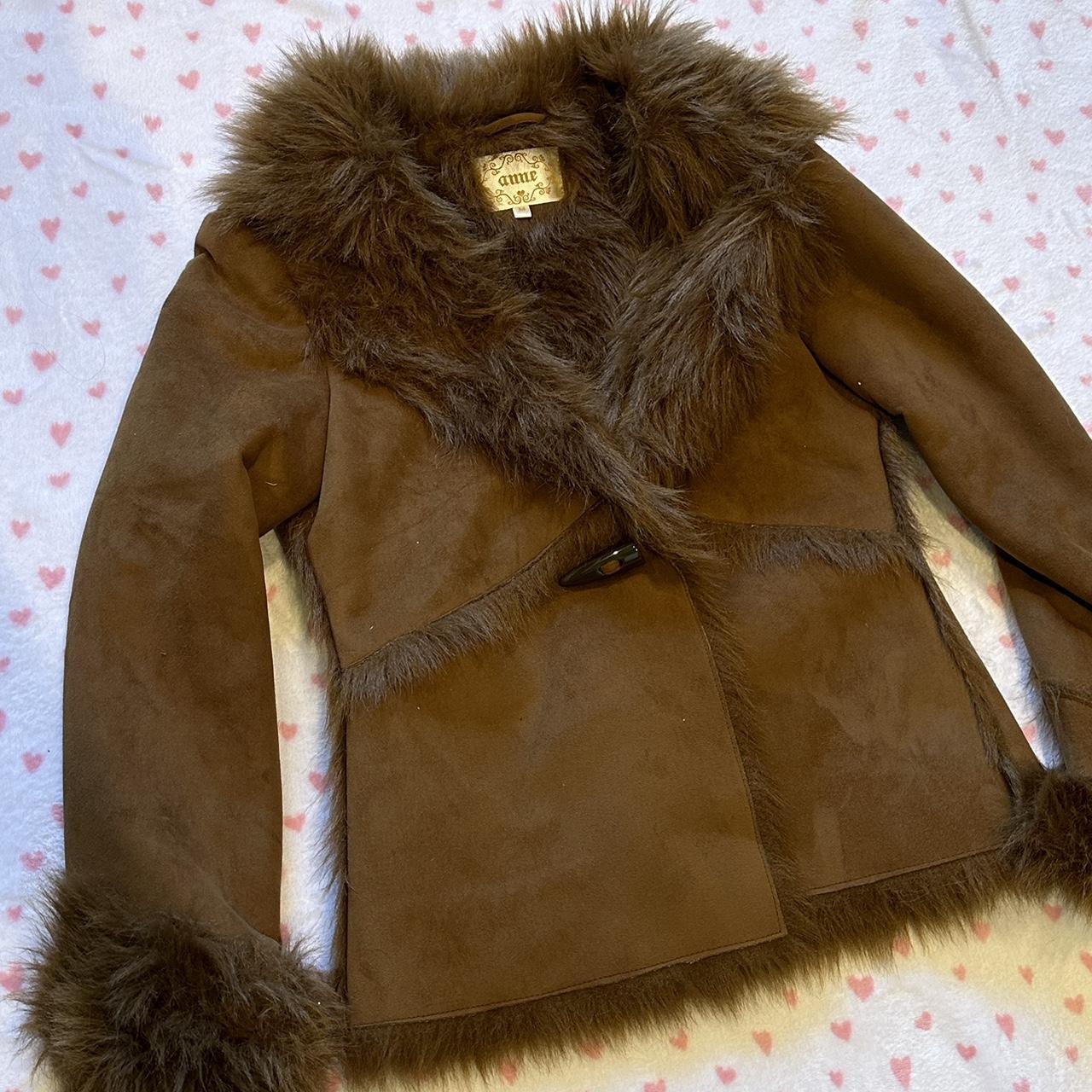 Brown fur trim coat Japanese medium best fits us... - Depop