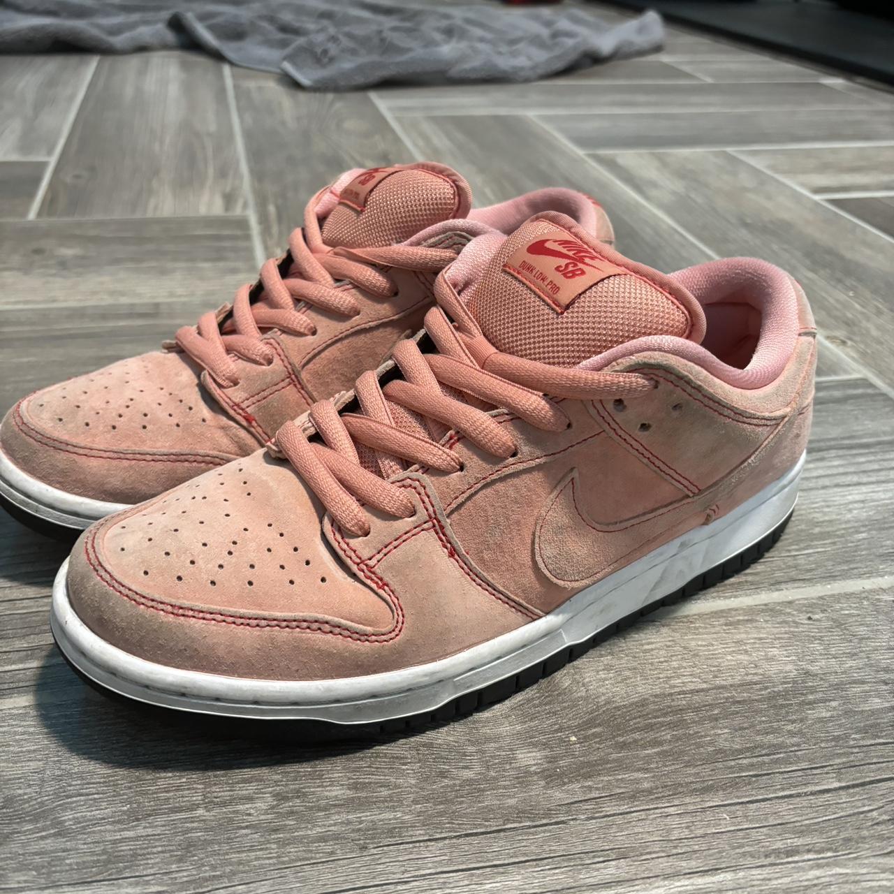 sb dunk leather trainers pink
