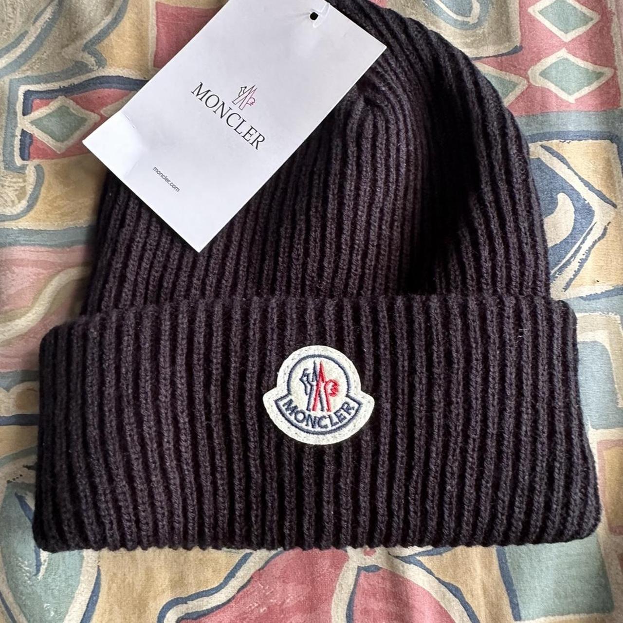 LV scarf and beanie set - Depop