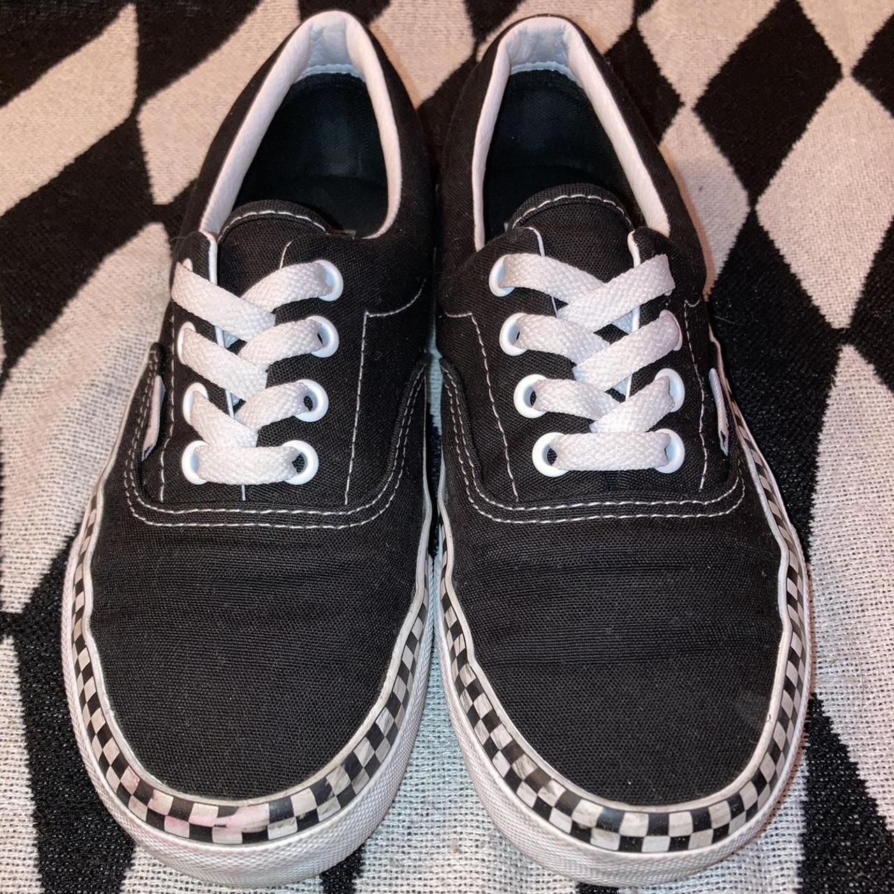 Vans authentic check sales foxing white trainers