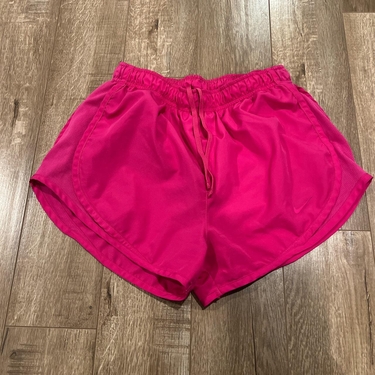 womens nike shorts pink