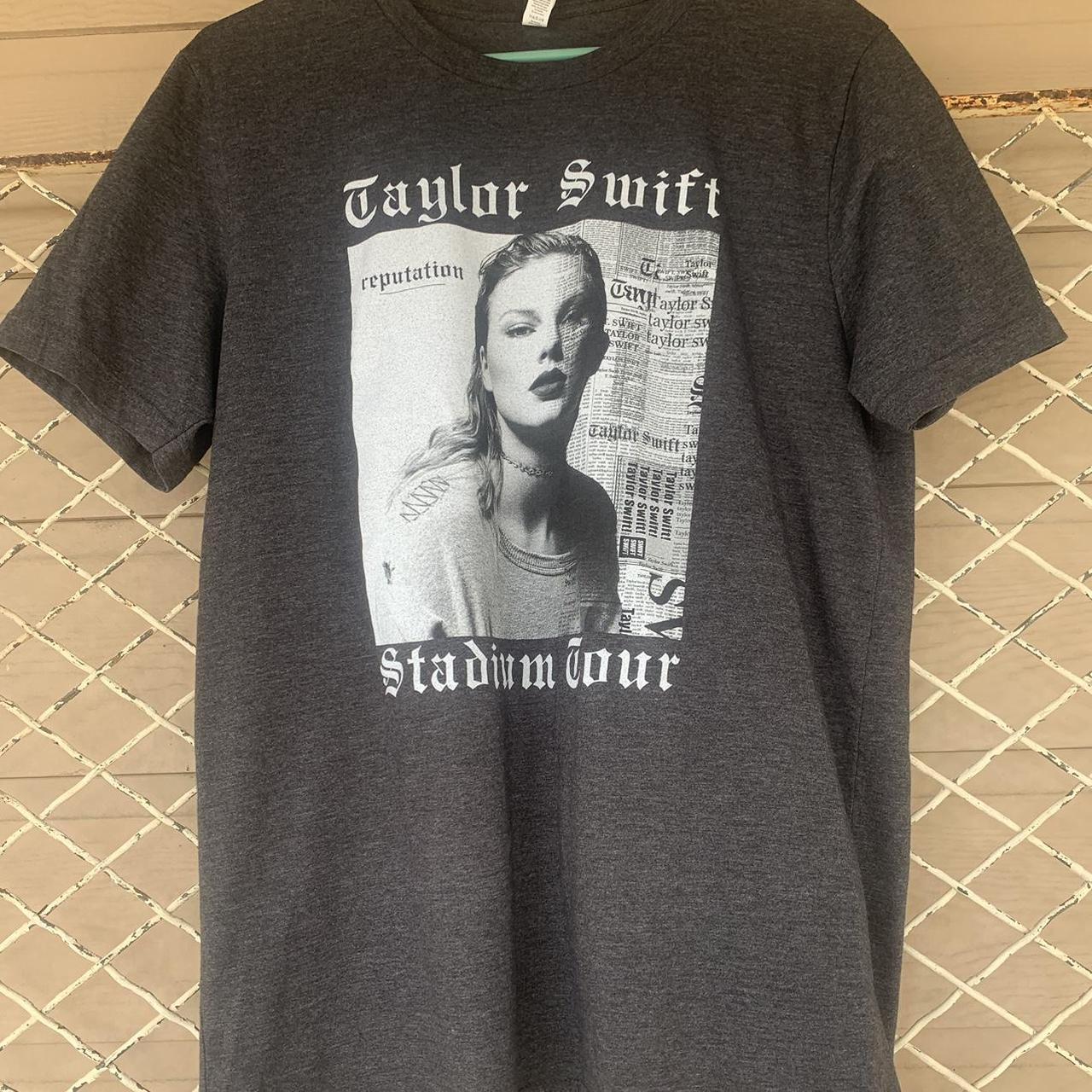 Taylor Swift “REPUTATION” Stadium Tour T-Shirt ... - Depop